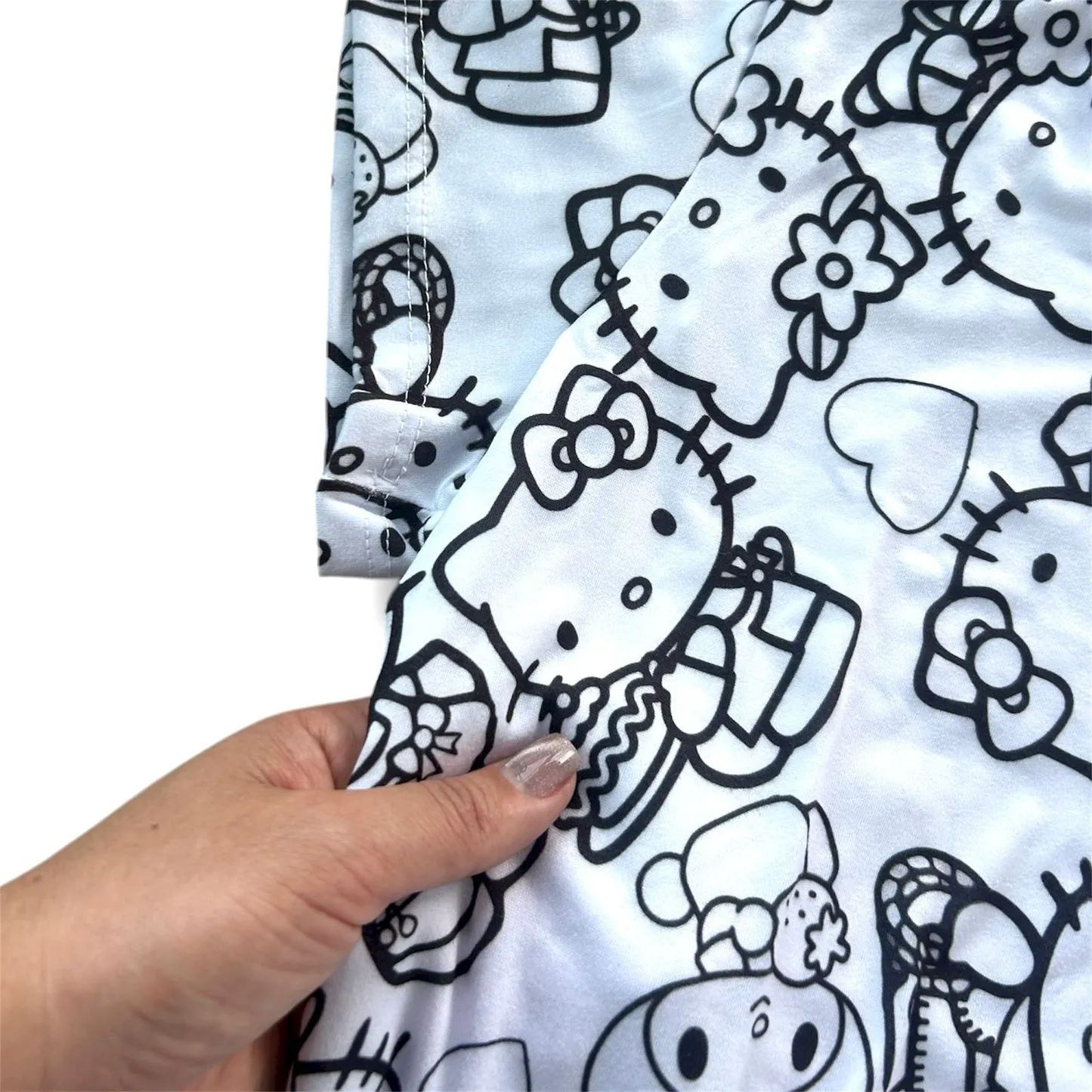 Pijama Adulto Manga Curta Hello Kitty Unissex